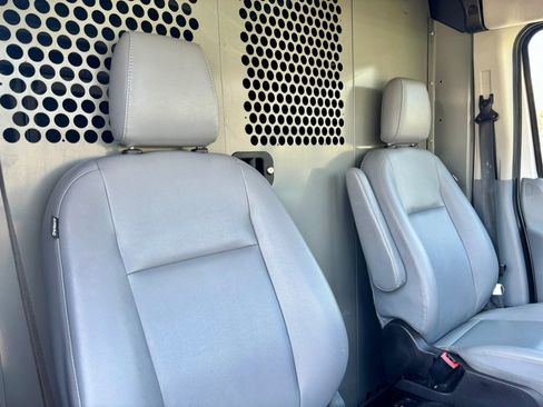 Used 2018 Ford Transit 250 130 Medium Roof image 20