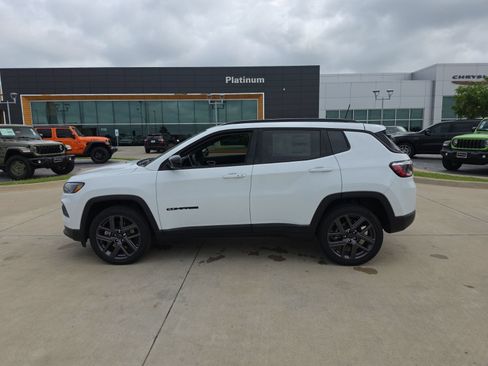 New 2026 Jeep Compass Latitude AWD/4WD image 2