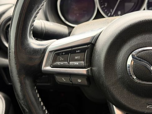 Used 2020 MAZDA MX-5 Miata Sport RWD image 32