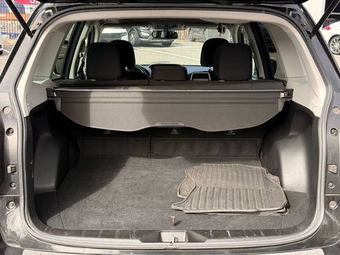 Used 2017 Subaru Forester 2.5i Premium w/ All-Weather Package image 12