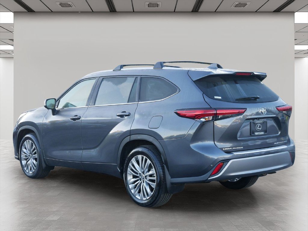 Used 2023 Toyota Highlander Platinum AWD/4WD image 4