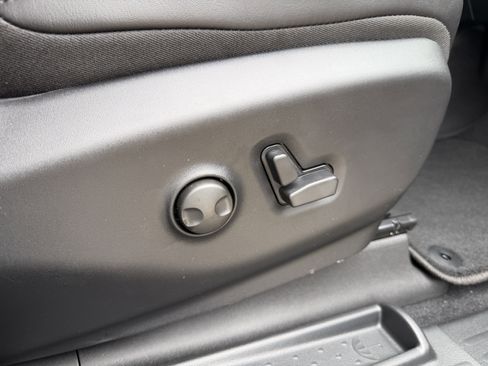 New 2026 Chrysler Pacifica Limited image 26