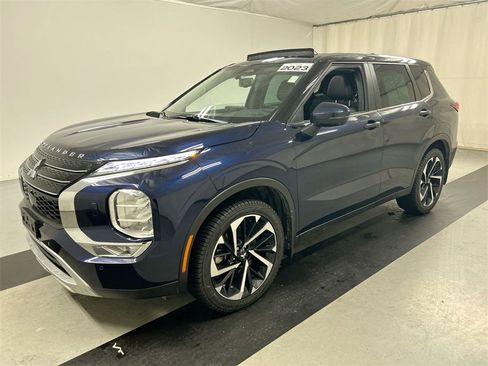 Used 2023 Mitsubishi Outlander SE image 5