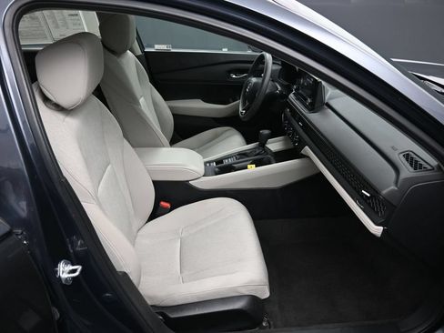 Certified 2023 Honda Accord EX image 24