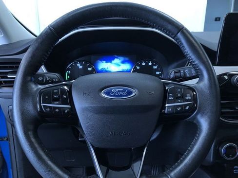 Used 2021 Ford Escape SE w/ SE Sport Appearance Package image 17