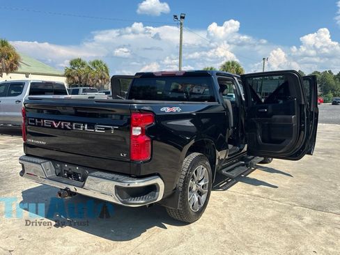 Used 2022 Chevrolet Silverado 1500 LT AWD/4WD image 17