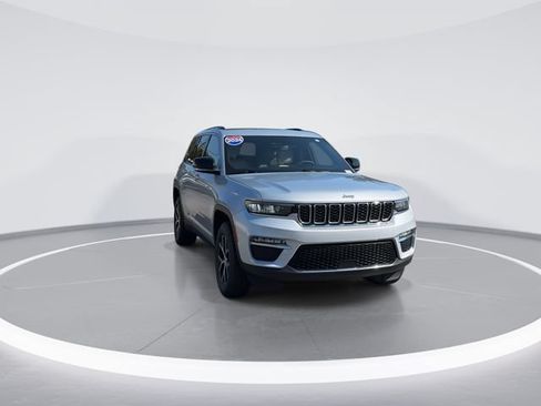 Used 2024 Jeep Grand Cherokee Limited AWD/4WD image 1