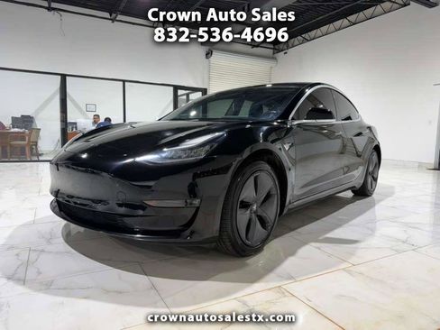 Used 2019 Tesla Model 3 Standard Range image 1