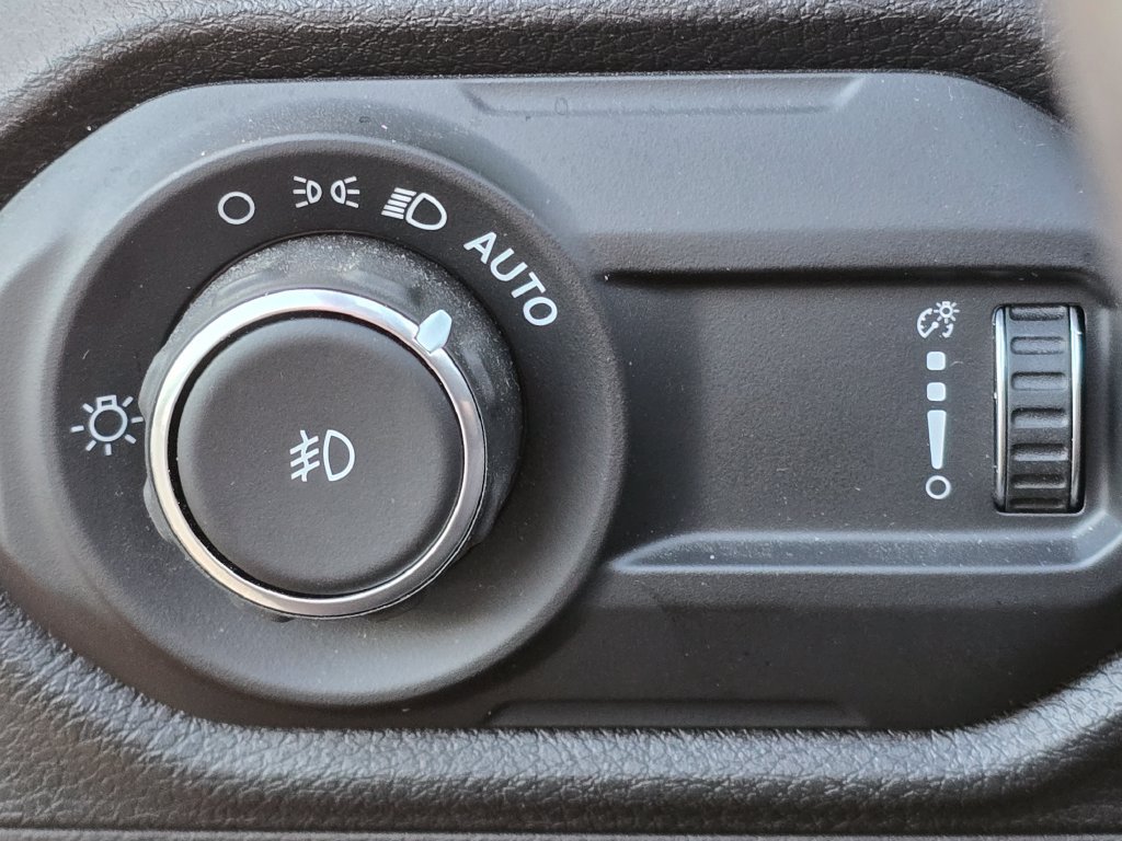 Used 2024 Jeep Wrangler Unlimited Sport AWD/4WD image 30