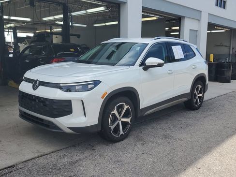 Certified 2026 Volkswagen Tiguan SE AWD/4WD image 8