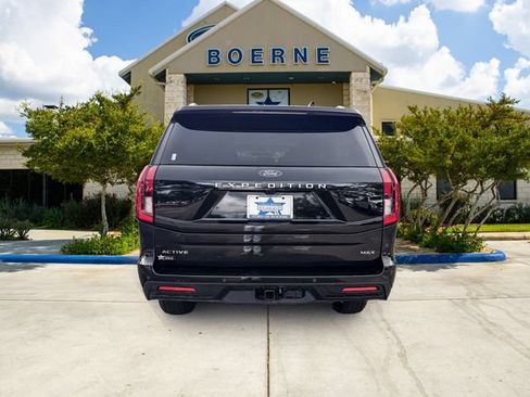 Used 2025 Ford Expedition Max Active AWD/4WD image 4