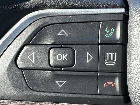 Used 2023 Jeep Grand Cherokee 4WD 4xe image 28