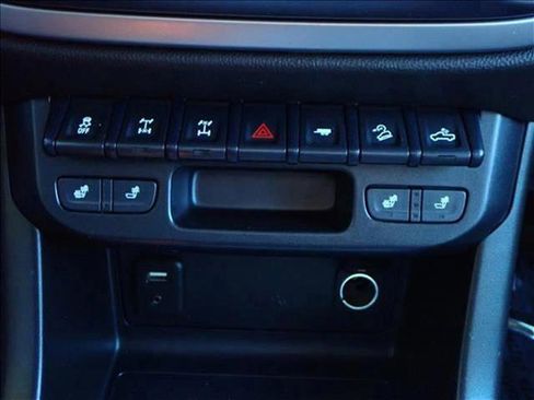 Used 2018 Chevrolet Colorado ZR2 image 19