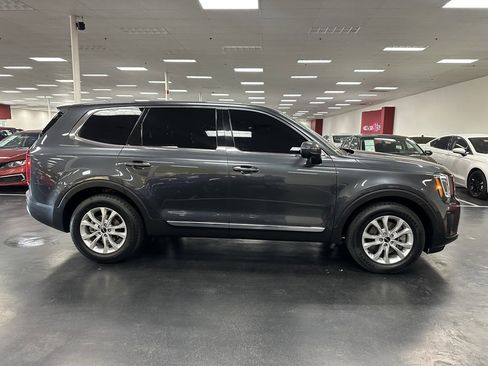 Used 2022 Kia Telluride LX image 8
