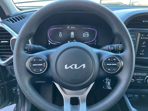 Used 2025 Kia Soul LX w/ LX Technology Package image 25