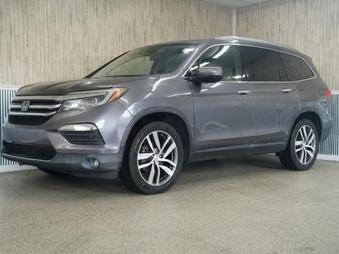 Used 2016 Honda Pilot Touring image 4