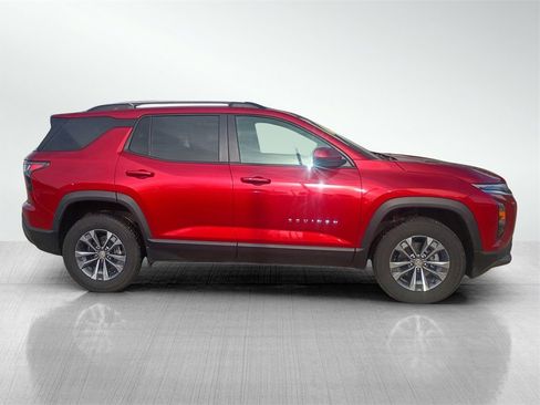 Used 2025 Chevrolet Equinox LT w/ Convenience Package II image 4