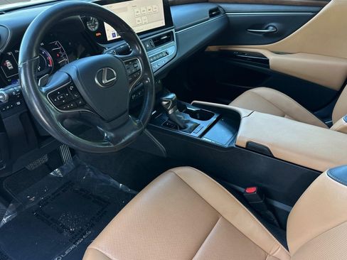 Used 2024 Lexus ES 350 w/ Premium Package FWD image 4