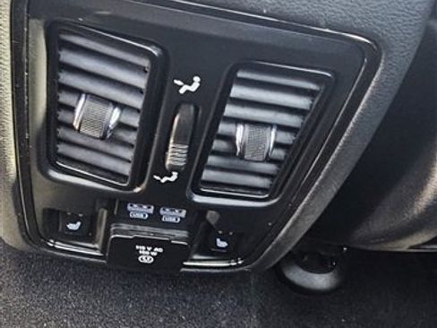 Used 2020 Jeep Grand Cherokee High Altitude RWD image 13