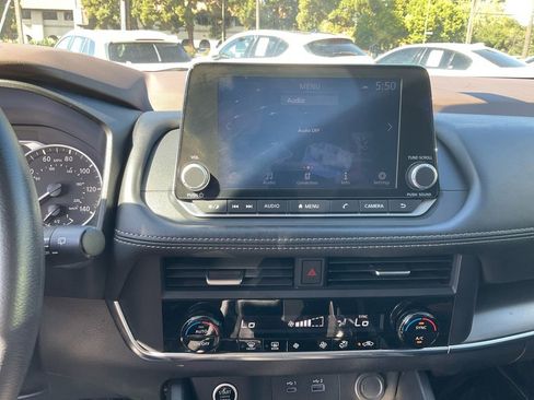 Used 2023 Nissan Rogue SV image 19