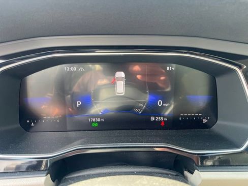 Used 2023 Volkswagen Jetta SE w/ Panoramic Sunroof Package FWD image 8