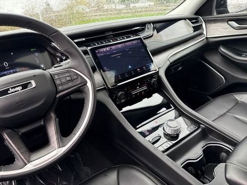 Used 2024 Jeep Grand Cherokee Limited 4xe image 16