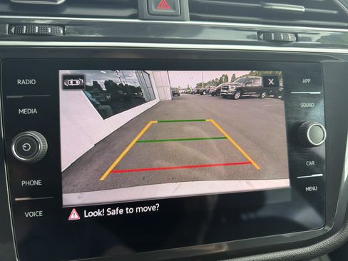 Used 2024 Volkswagen Tiguan SE AWD/4WD image 26