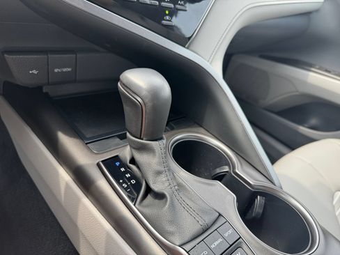 Used 2024 Toyota Camry SE FWD image 6