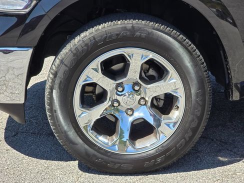 Used 2016 RAM 1500 Laramie w/ Convenience Group AWD/4WD image 11