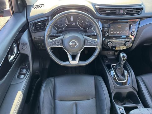 Used 2022 Nissan Rogue Sport SL w/ Premium Package image 17