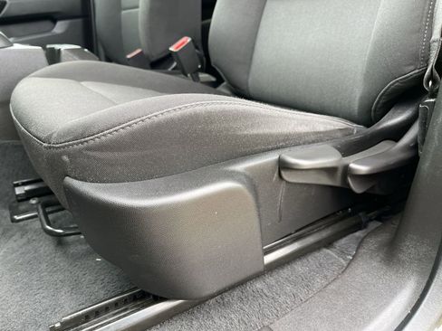 Used 2024 Chevrolet Colorado W/T RWD image 17