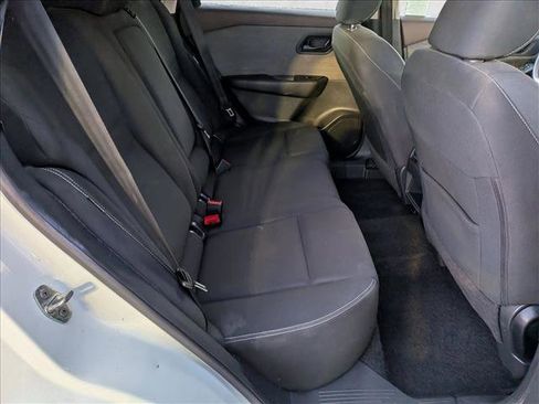 Used 2023 Nissan Rogue S image 18