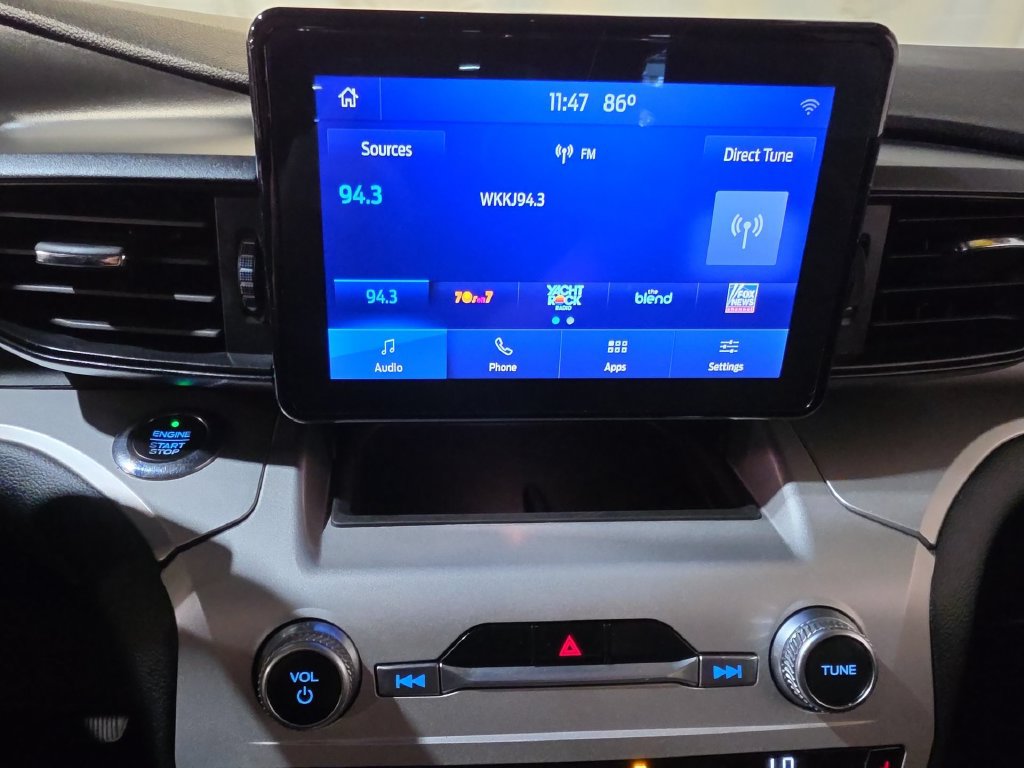 Used 2021 Ford Explorer XLT w/ Class III Trailer Tow Package AWD/4WD image 12