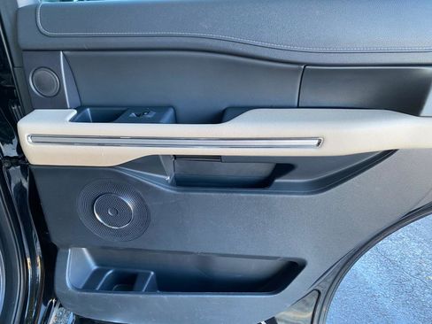 Used 2024 Ford Expedition Limited image 42