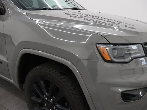 Used 2020 Jeep Grand Cherokee Altitude AWD/4WD image 22
