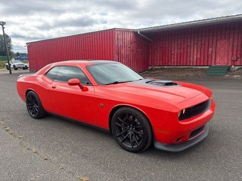 Used 2019 Dodge Challenger R/T Scat Pack w/ Shaker Package RWD image 10