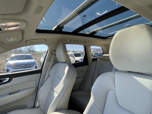 Certified 2024 Volvo XC60 B5 Plus w/ Protection Package Premier image 21