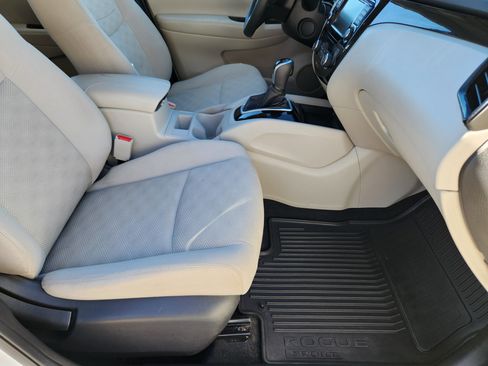 Used 2019 Nissan Rogue Sport SV image 17