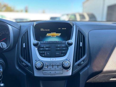 Used 2017 Chevrolet Equinox LS image 19