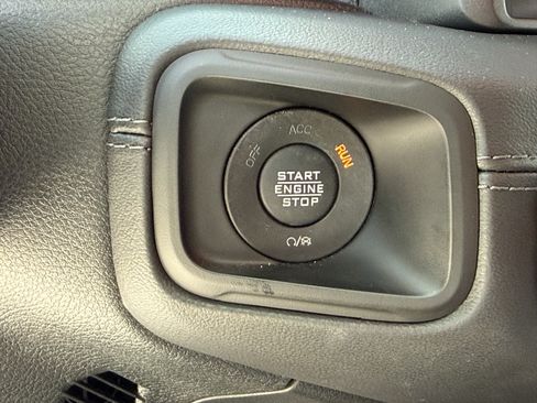Used 2024 Jeep Wrangler Unlimited Rubicon AWD/4WD image 25