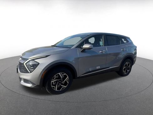 Used 2025 Kia Sportage LX image 8
