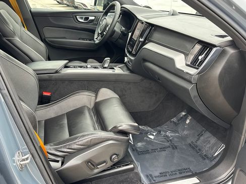 Used 2022 Volvo XC60 T8 Polestar image 12