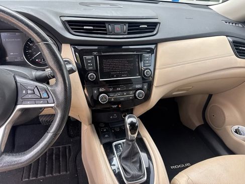 Used 2019 Nissan Rogue SL AWD/4WD image 11