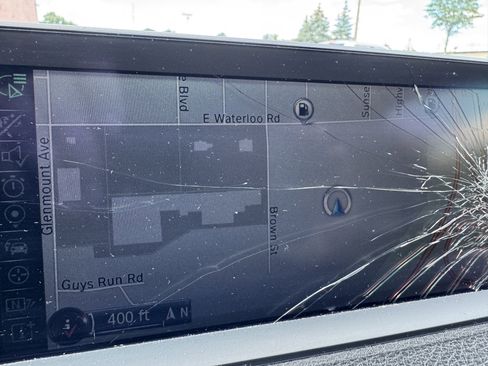 Used 2015 BMW 320i Sedan image 14