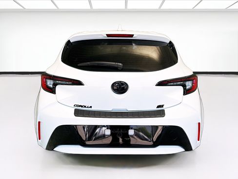 Used 2024 Toyota Corolla SE w/ SE Package FWD image 5