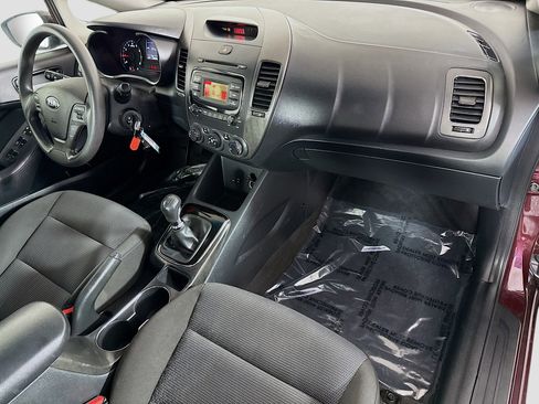 Used 2017 Kia Forte LX FWD image 28