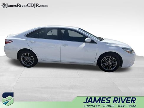 Used 2016 Toyota Camry SE FWD image 5