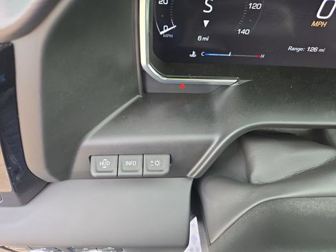 New 2026 GMC Sierra 1500 AT4 w/ Technology Package AWD/4WD image 39