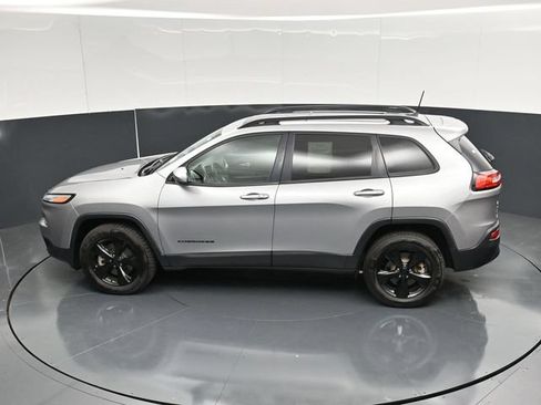 Used 2017 Jeep Cherokee High Altitude AWD/4WD image 49