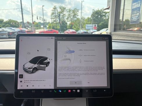 Used 2020 Tesla Model Y Long Range AWD/4WD image 21